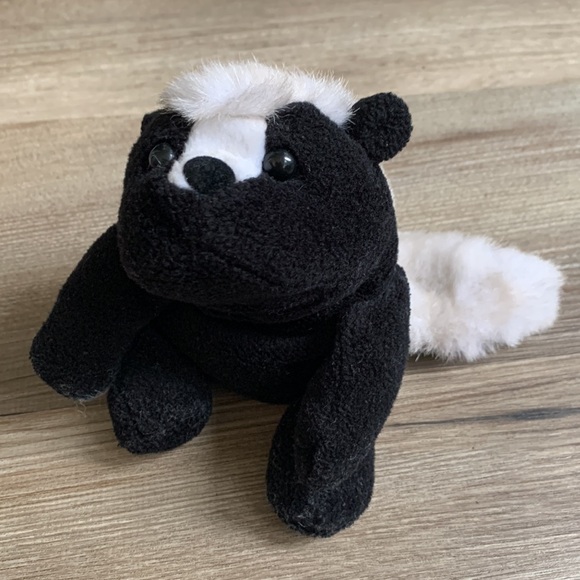 Floppies by GANZ 9" Benny Skunk CH1497 laying Bean Bag 1996 Floppy BeanBag Plush - Picture 9 of 9